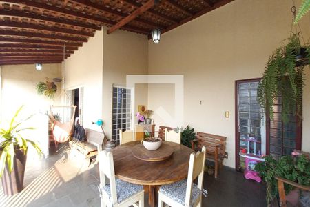 Casa à venda com 250m², 3 quartos e 4 vagasÁrea Comum