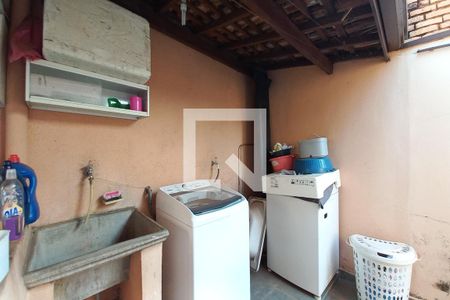 Casa à venda com 250m², 3 quartos e 4 vagasÁrea de Serviço