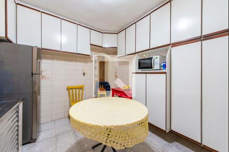 Casa à venda com 148m², 3 quartos e 2 vagas Casa à venda com 148m², 3 quartos e 2 vagasCozinha
