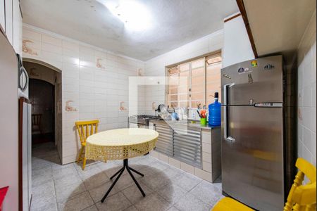 Casa à venda com 148m², 3 quartos e 2 vagas Casa à venda com 148m², 3 quartos e 2 vagasCozinha