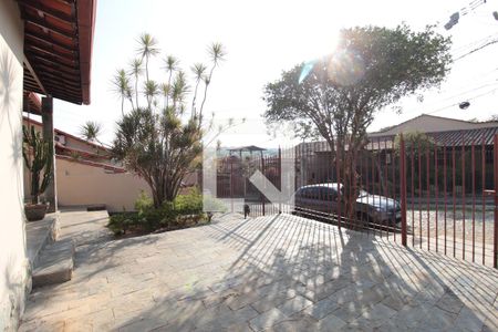 Casa para alugar com 120m², 3 quartos e 3 vagasFachada