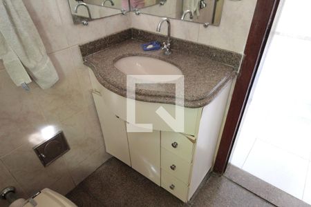 Casa para alugar com 120m², 3 quartos e 3 vagasBanheiro Social