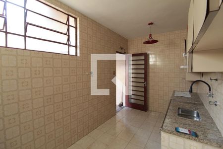 Casa para alugar com 120m², 3 quartos e 3 vagasCozinha