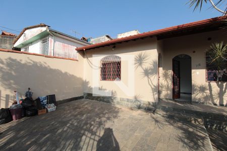 Casa para alugar com 120m², 3 quartos e 3 vagasFachada