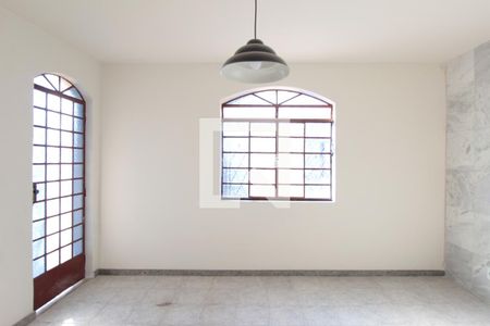 Sala de casa para alugar com 3 quartos, 120m² em Alípio de Melo, Belo Horizonte