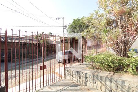 Casa para alugar com 120m², 3 quartos e 3 vagasFachada