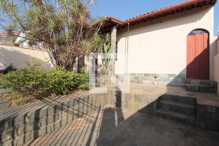 Casa para alugar com 120m², 3 quartos e 3 vagasFachada
