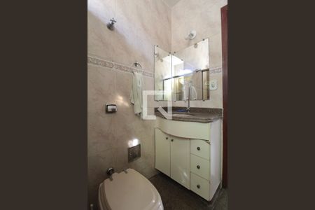 Casa para alugar com 120m², 3 quartos e 3 vagasBanheiro Social