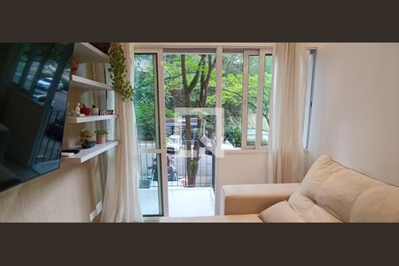 Apartamento à venda com 71m², 2 quartos e 1 vaga Apartamento à venda com 71m², 2 quartos e 1 vagaSala