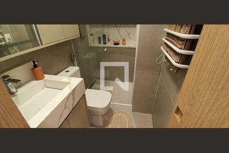 Apartamento à venda com 71m², 2 quartos e 1 vaga Apartamento à venda com 71m², 2 quartos e 1 vagaBanheiro