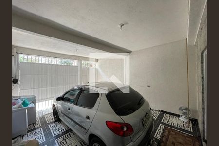 Casa à venda com 250m², 3 quartos e 2 vagas Casa à venda com 250m², 3 quartos e 2 vagasGaragem