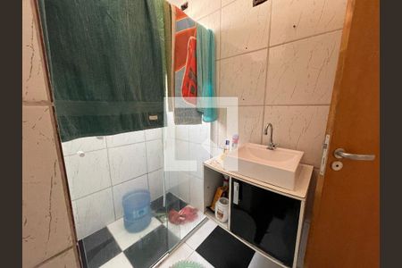 Casa à venda com 250m², 3 quartos e 2 vagas Casa à venda com 250m², 3 quartos e 2 vagasBanheiro Social