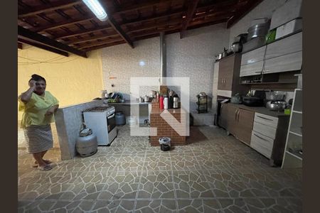 Casa à venda com 250m², 3 quartos e 2 vagas Casa à venda com 250m², 3 quartos e 2 vagasQuintal