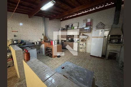 Casa à venda com 250m², 3 quartos e 2 vagas Casa à venda com 250m², 3 quartos e 2 vagasQuintal