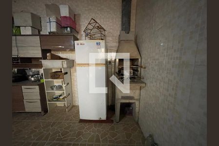 Casa à venda com 250m², 3 quartos e 2 vagas Casa à venda com 250m², 3 quartos e 2 vagasChurrasqueira