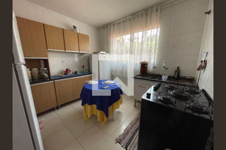 Casa à venda com 250m², 3 quartos e 2 vagas Casa à venda com 250m², 3 quartos e 2 vagasCozinha