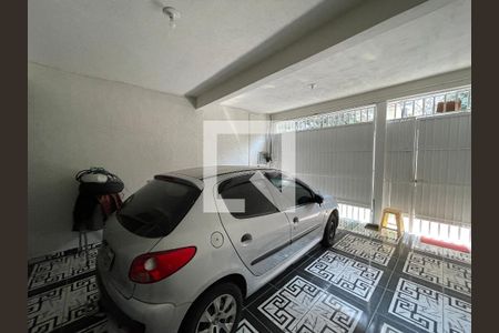 Casa à venda com 250m², 3 quartos e 2 vagas Casa à venda com 250m², 3 quartos e 2 vagasGaragem