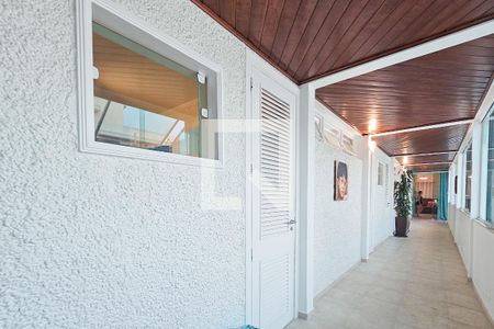 Casa para alugar com 350m², 4 quartos e 7 vagasCorredor