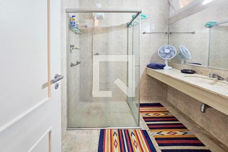 Casa para alugar com 350m², 4 quartos e 7 vagasBanheiro 2