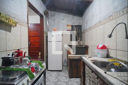 Casa à venda com 60m², 2 quartos e 3 vagas Casa à venda com 60m², 2 quartos e 3 vagasCozinha