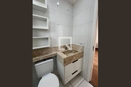 Banheiro de apartamento para alugar com 2 quartos, 55m² em Jardim Santa Clara do Lago Ii, Hortolândia
