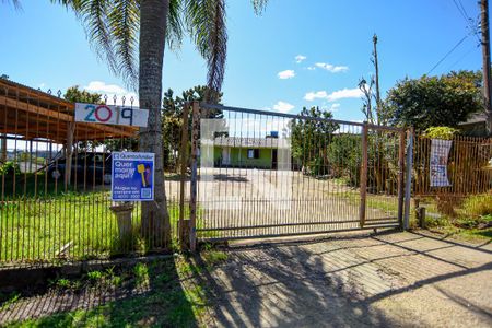 Casa para alugar com 100m², 2 quartos e 10 vagasFachada