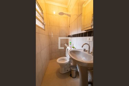 Casa à venda com 200m², 3 quartos e 2 vagasBanheiro 4