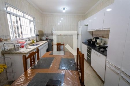 Casa à venda com 200m², 3 quartos e 2 vagasCozinha