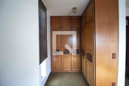 Apartamento para alugar com 189m², 3 quartos e 1 vaga Apartamento para alugar com 189m², 3 quartos e 1 vagaQuarto 3