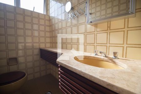 Apartamento para alugar com 189m², 3 quartos e 1 vaga Apartamento para alugar com 189m², 3 quartos e 1 vagaBanheiro 2