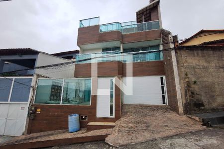 Casa à venda com 350m², 5 quartos e 1 vagaFachada