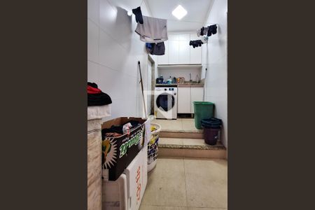 Casa à venda com 350m², 5 quartos e 1 vagaÁrea de Serviço