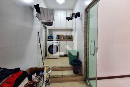 Casa à venda com 350m², 5 quartos e 1 vagaÁrea de Serviço