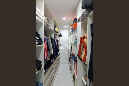 Casa à venda com 350m², 5 quartos e 1 vagacloset da suite 5