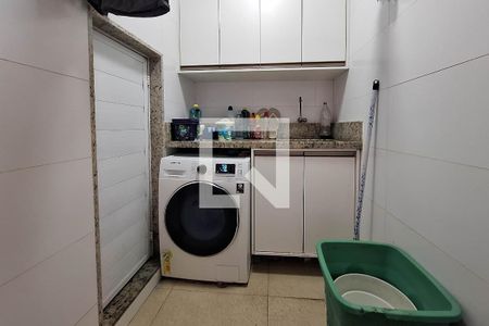 Casa à venda com 350m², 5 quartos e 1 vagaÁrea de Serviço