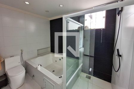 Casa à venda com 350m², 5 quartos e 1 vagaBanheiro da Suíte 1