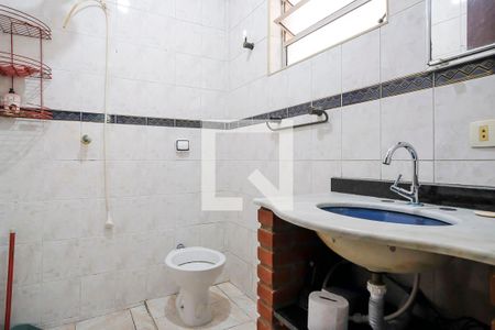 Casa à venda com 200m², 3 quartos e 2 vagasBanheiro 1