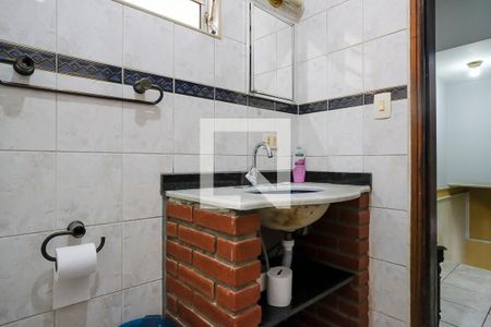 Casa à venda com 200m², 3 quartos e 2 vagasBanheiro 1