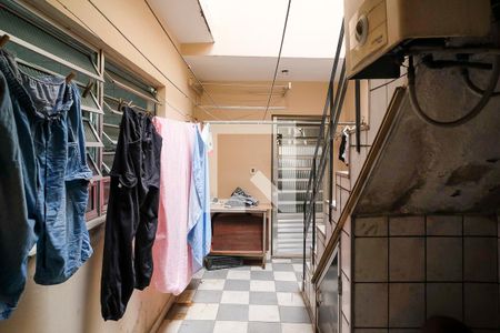 Casa à venda com 200m², 3 quartos e 2 vagasÁrea de serviço