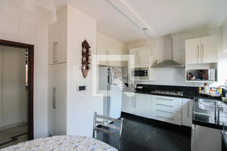 Casa à venda com 379m², 4 quartos e 4 vagasCozinha