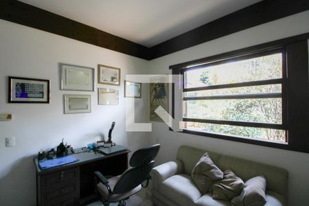 Casa à venda com 379m², 4 quartos e 4 vagasEscritório