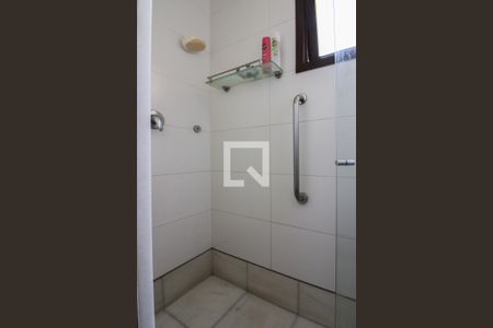 Casa à venda com 379m², 4 quartos e 4 vagasBanheiro Social 1