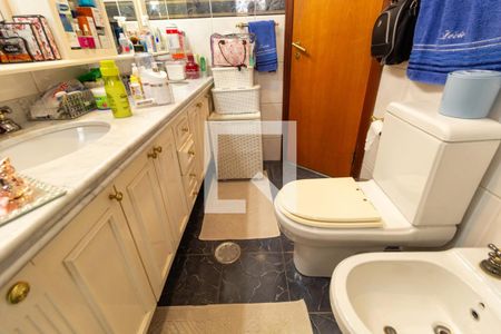 Apartamento à venda com 187m², 5 quartos e 3 vagasBanheiro da Suíte 3