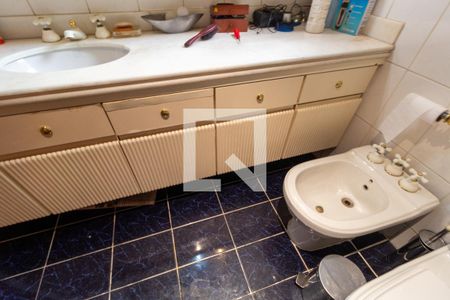 Apartamento à venda com 187m², 5 quartos e 3 vagasBanheiro da Suite 1