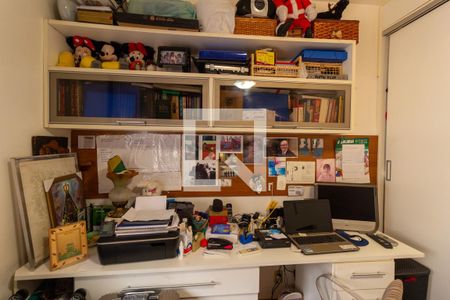 Apartamento à venda com 187m², 5 quartos e 3 vagasQuarto