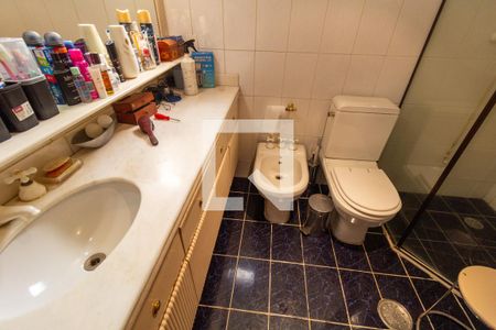 Apartamento à venda com 187m², 5 quartos e 3 vagasBanheiro da Suite 1