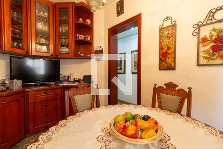 Apartamento à venda com 187m², 5 quartos e 3 vagasCopa