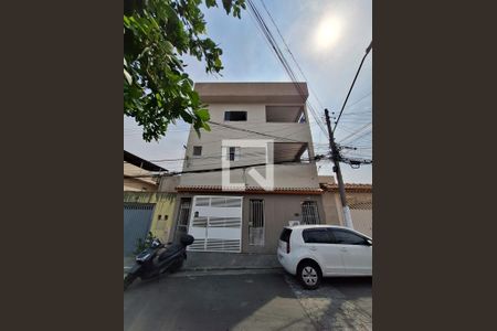 Fachada de casa para alugar com 1 quarto, 40m² em Jardim Cecy, São Paulo