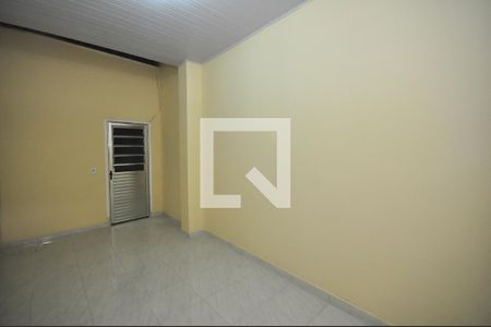 Sala/Quarto de kitnet/studio para alugar com 1 quarto, 24m² em Parque Marabá, Taboão da Serra