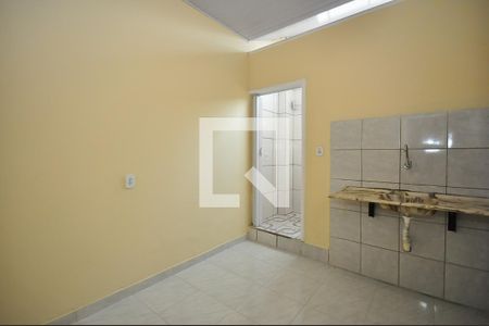 Cozinha de kitnet/studio para alugar com 1 quarto, 24m² em Parque Marabá, Taboão da Serra